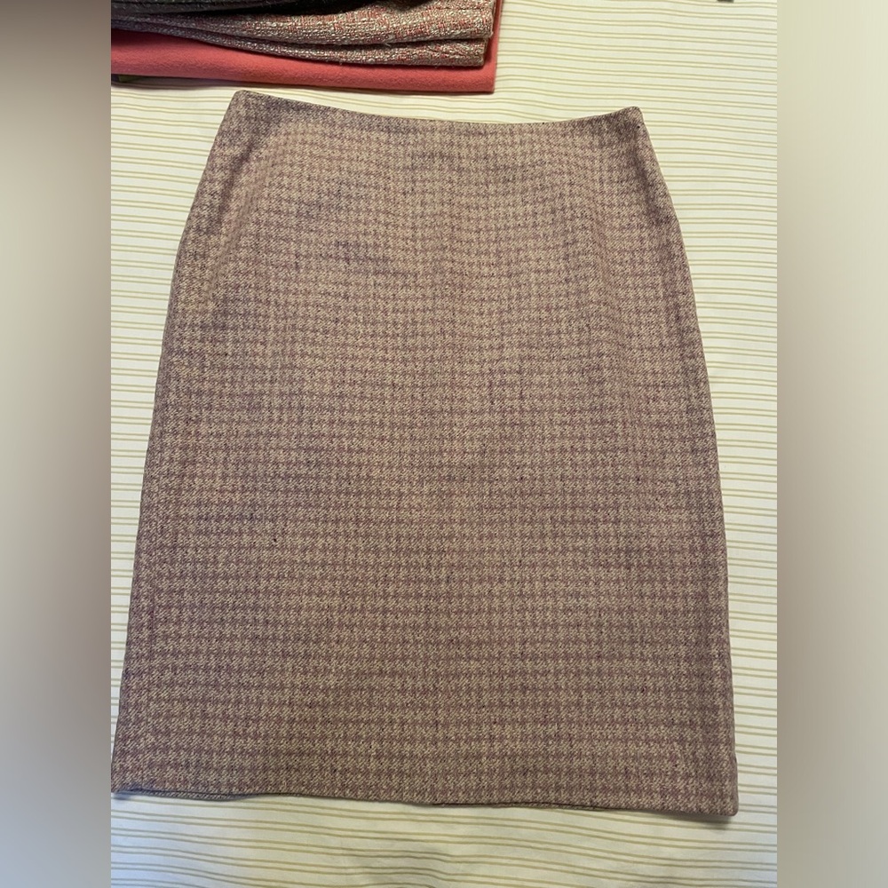 Ann Taylor houndstooth plaid wool blend skirt.
